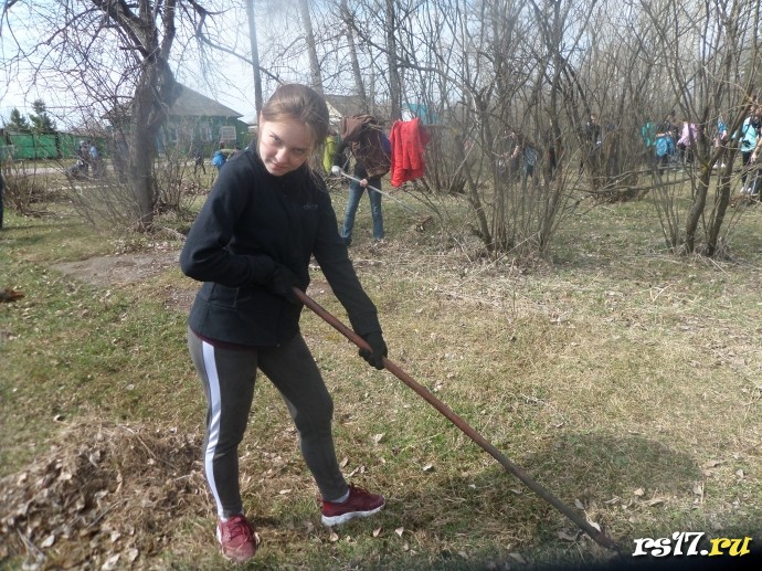 Трудовой десант - акция "Чистый посёлок" 0