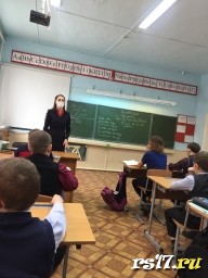 Встреча с представителем ГИБДД . Беседа о правилах дорожного движения. Встреча с представителем ГИБДД . Беседа о правилах дорожного движения.