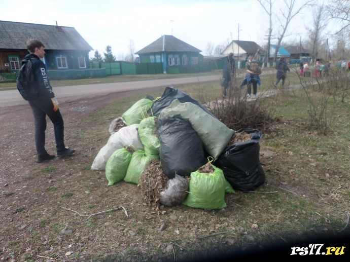 Трудовой десант - акция "Чистый посёлок" 1